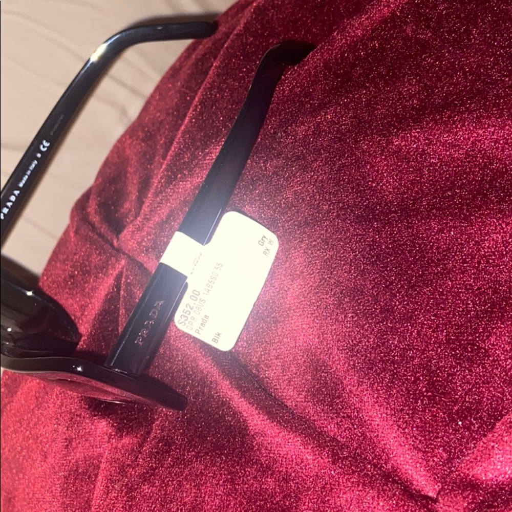 Prada sunglasses - Picture 3 of 3